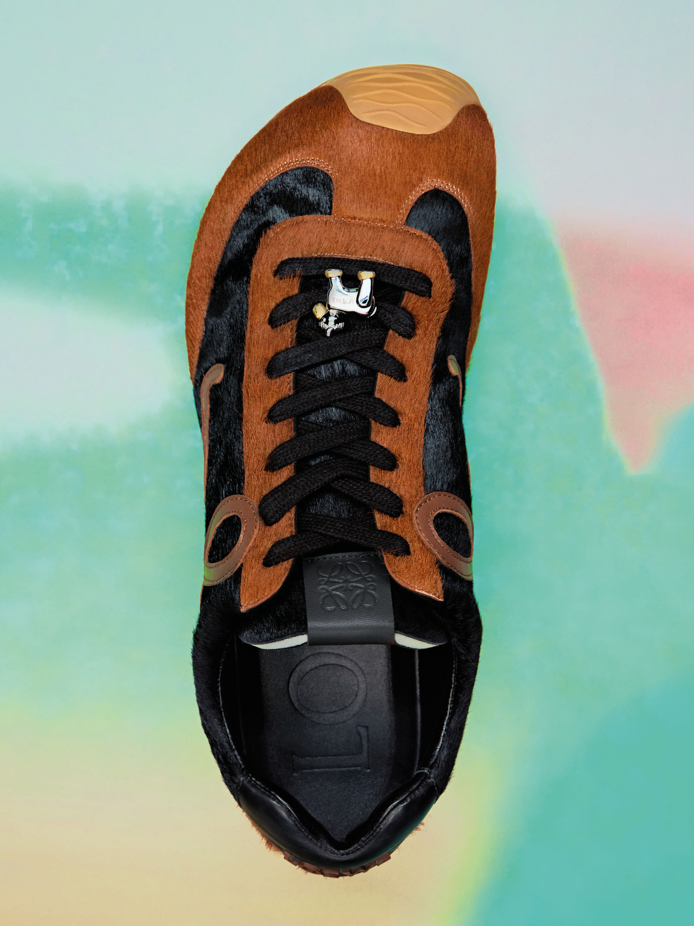 新品未使用◆LOEWE スニーカー LOEWE x On 新型スニーカー『クラウドソロ』が国内10月15日／10月16日